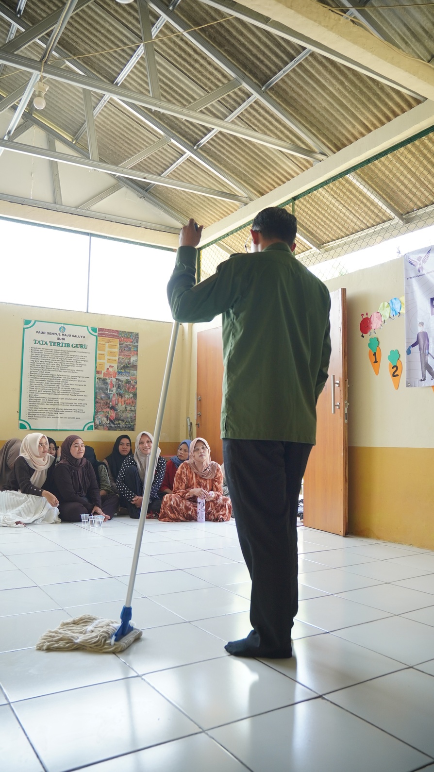 Program Pelatihan Cleaning Service PT BIJAK untuk Pemberdayaan Masyarakat PAUD Sentul Saluyu